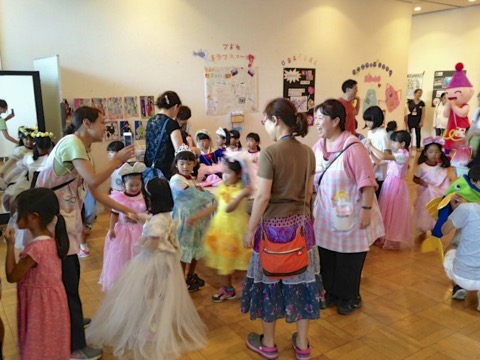 子どもえんげき祭 in きしわだ　あそびの広場　変身衣装コーナー