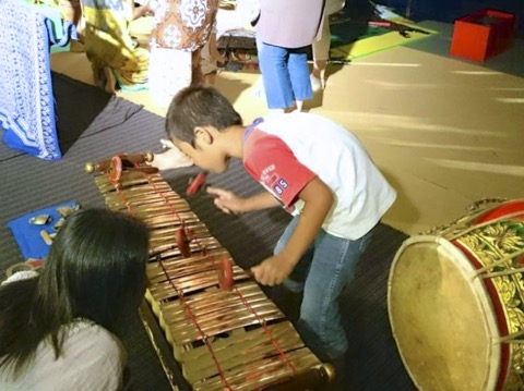 子どもえんげき祭 in きしわだ　想造舎	影絵音楽団くぷくぷ「きんぎょが にげた」