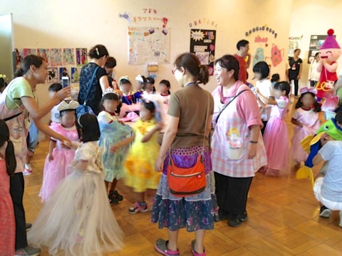 子どもえんげき祭 in きしわだ　あそびの広場　変身衣装コーナー