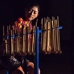 影絵音楽団くぷくぷ｢きんぎょがにげた｣　Angklung アンクルン　佐々木宏実