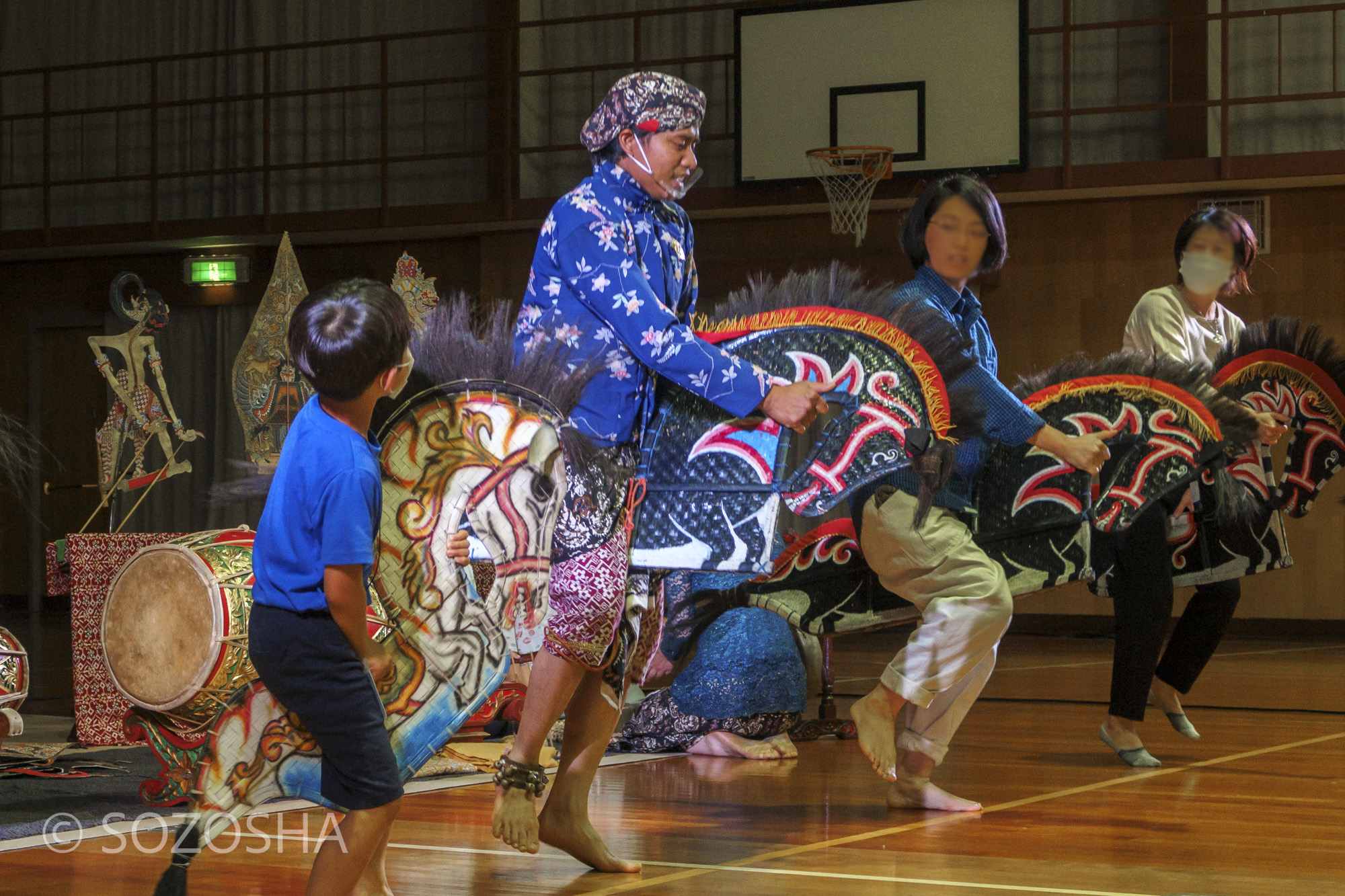 蒲郡おやこ劇場　ジャワの馬踊り/ジャティラン体験　インドネシア伝統芸能団ハナジョス「おいしそうなビモ」