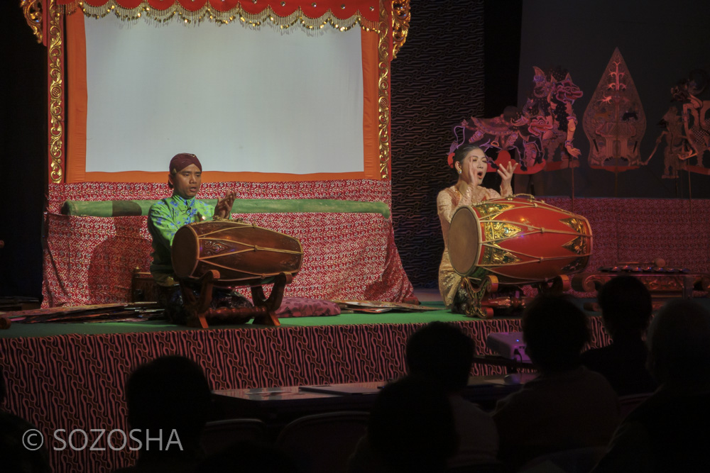 インドネシア伝統芸能団ハナジョス、ガムラン演奏、「ショラワタン」