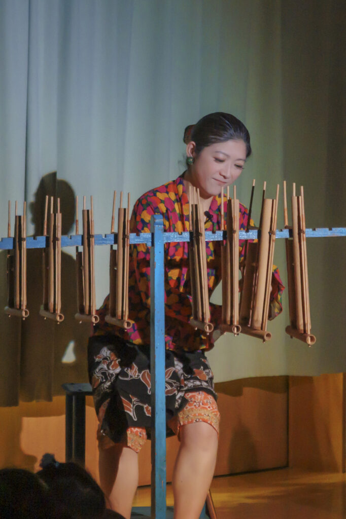 インドネシアの竹楽器アンクルン(Angklung)、佐々木宏実