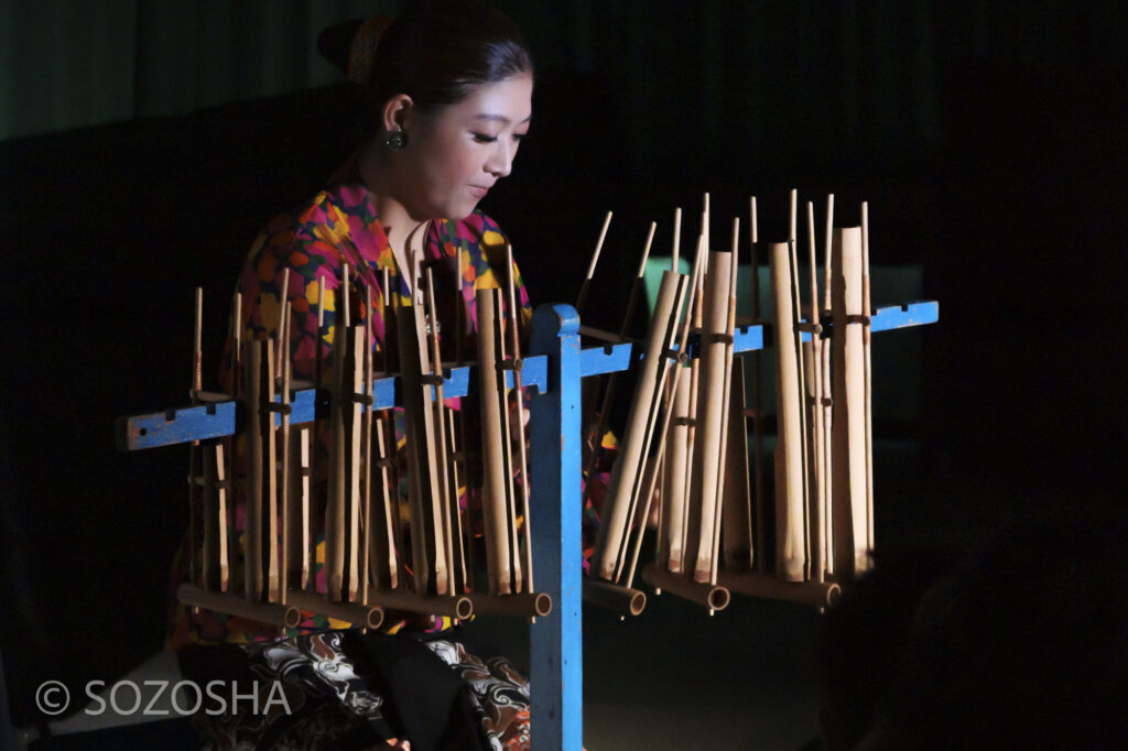 影絵音楽団くぷくぷ｢きんぎょがにげた｣,アンクルン(Angklung), 佐々木宏実