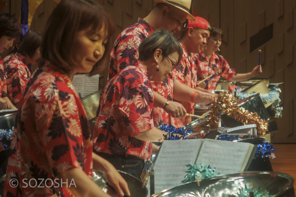 スティール・パン | トロピカル・カーニバル！！ワンハーツ・スチールオーケストラ | ONE HARTZ STEEL ORCHESTRA | 子ども劇場おやこ劇場 | 泉佐野おやこ劇場 | エブノ泉の森ホール