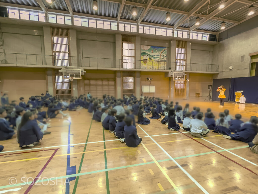 ジャグリングと人生のお話 | 小学校の芸術鑑賞会 | ジャグリング・ショー | ミス・サリバン