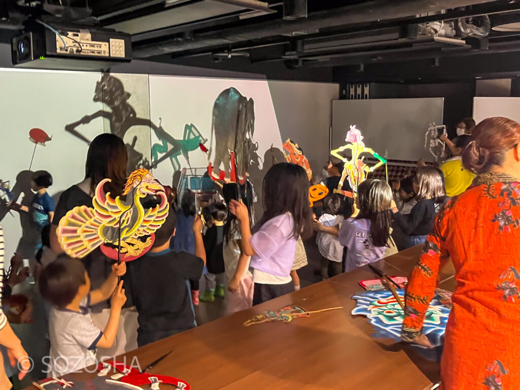 | 影絵のワークショップ・体験 | 影絵音楽団くぷくぷ | ジャワの影絵芝居ワヤン・クリ