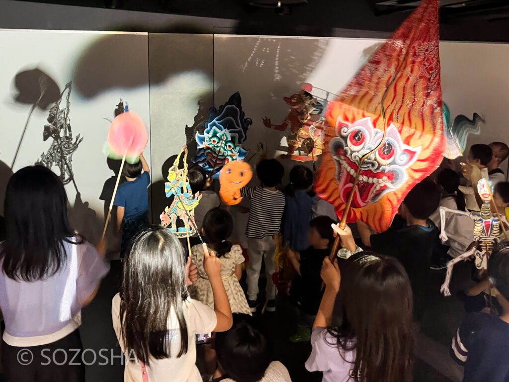 ワヤンで影絵体験　 | 影絵のワークショップ・体験 | 影絵音楽団くぷくぷ | ジャワの影絵芝居ワヤン・クリ