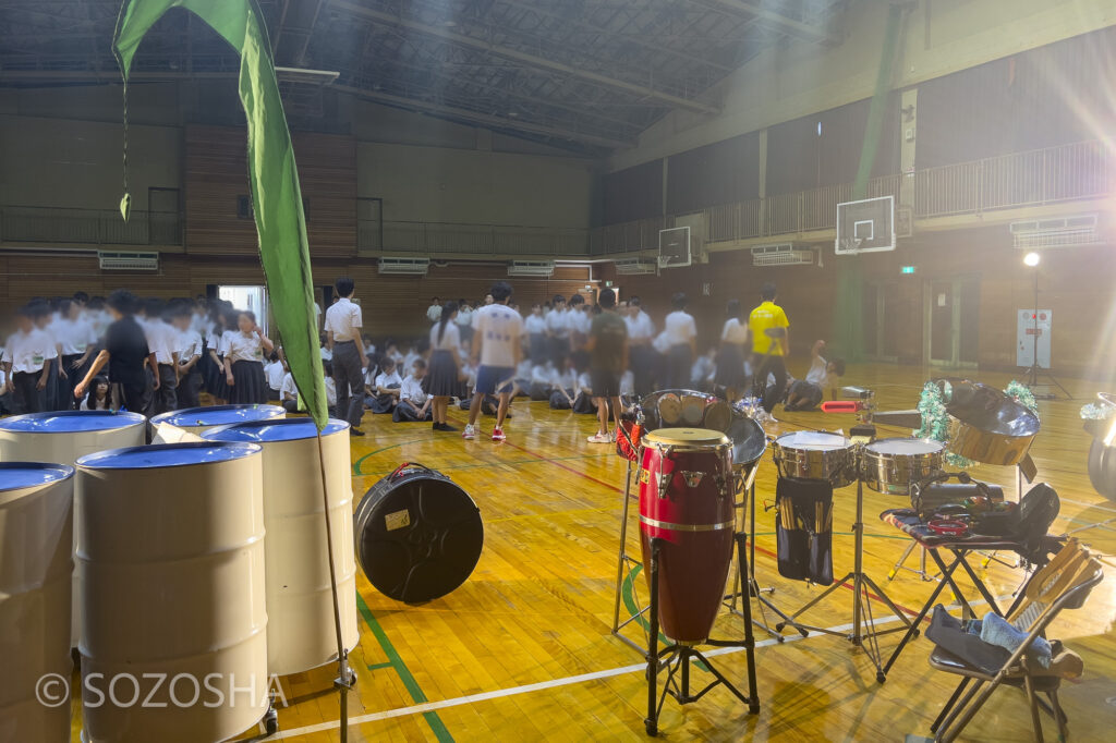 | 大阪の中学校で芸術鑑賞会 | スティールパン・コンサート |ワンハーツ・スチールバンド | ONE HARTZ STEEL BAND