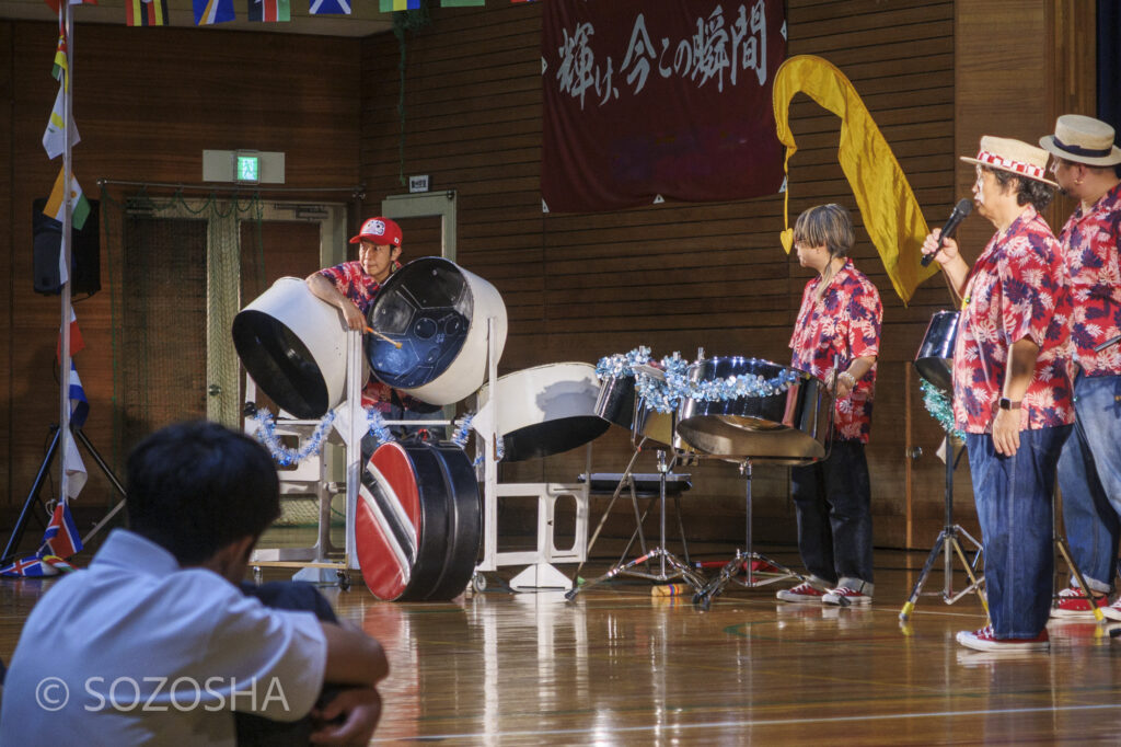 ティナー・パンの音階 | 大阪の中学校で芸術鑑賞会 | スティールパン・コンサート |ワンハーツ・スチールバンド | ONE HARTZ STEEL BAND