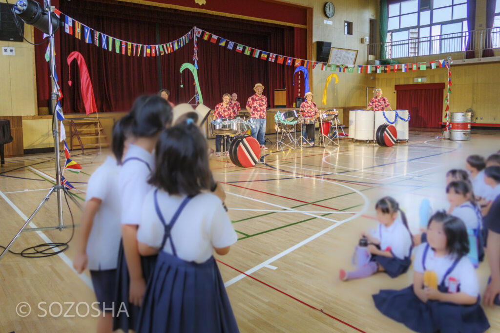 終演後に児童からお礼の言葉 | 大阪市の小学校で芸術鑑賞会・音楽鑑賞会 | スティールパン・コンサート |ワンハーツ・スチールバンド | ONE HARTZ STEEL BAND |