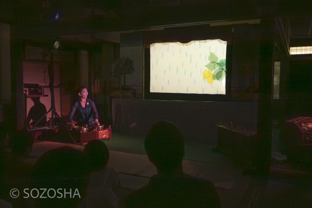 のっしのっしホーホーのオープニング | 益田おやこ劇場 | 美濃地屋敷(匹田) | 影絵音楽団くぷくぷ「のっしのっしホーホー」 | 子ども劇場おやこ劇場