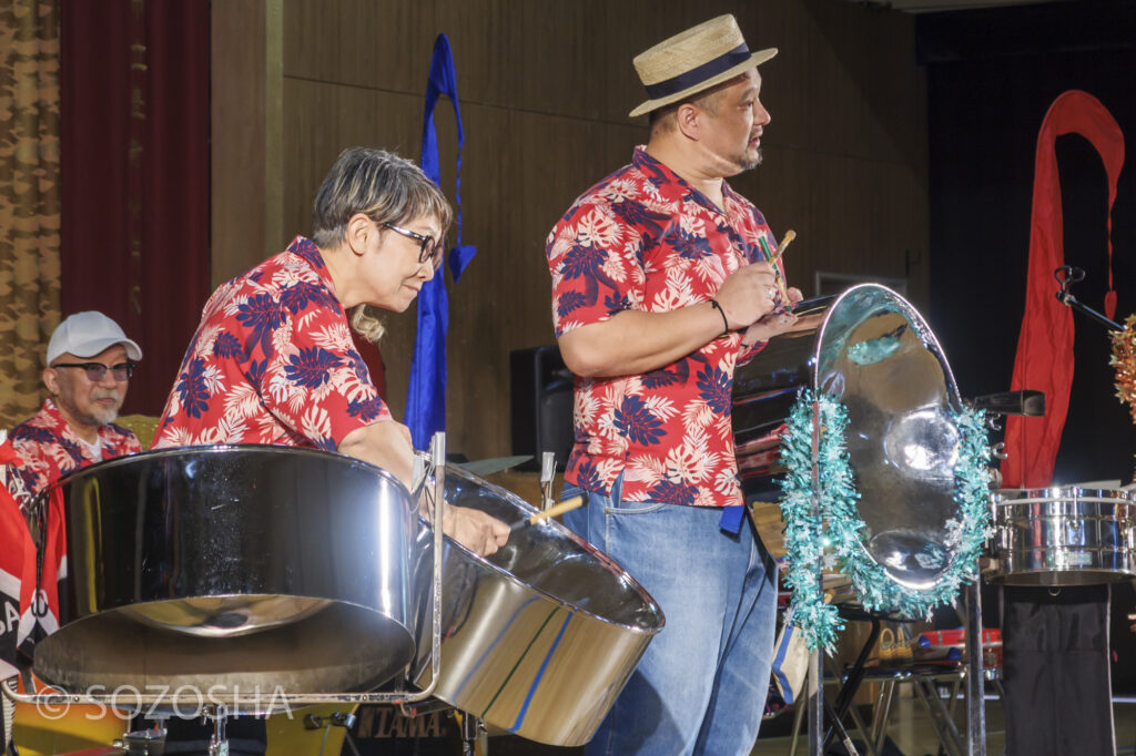 スティールパンの中は、こんなふうになってます | 小学校の芸術鑑賞会・音楽鑑賞会 | スティールパン・コンサート |ワンハーツ・スチール・バンド | ONE HARTZ STEEL BAND |