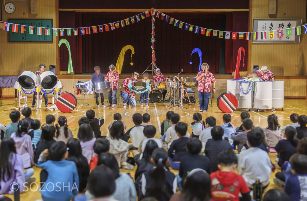 演奏体験 | 芸術鑑賞会・音楽鑑賞会 | スティールパン・コンサート |ワンハーツ・スチール・バンド | ONE HARTZ STEEL BAND |