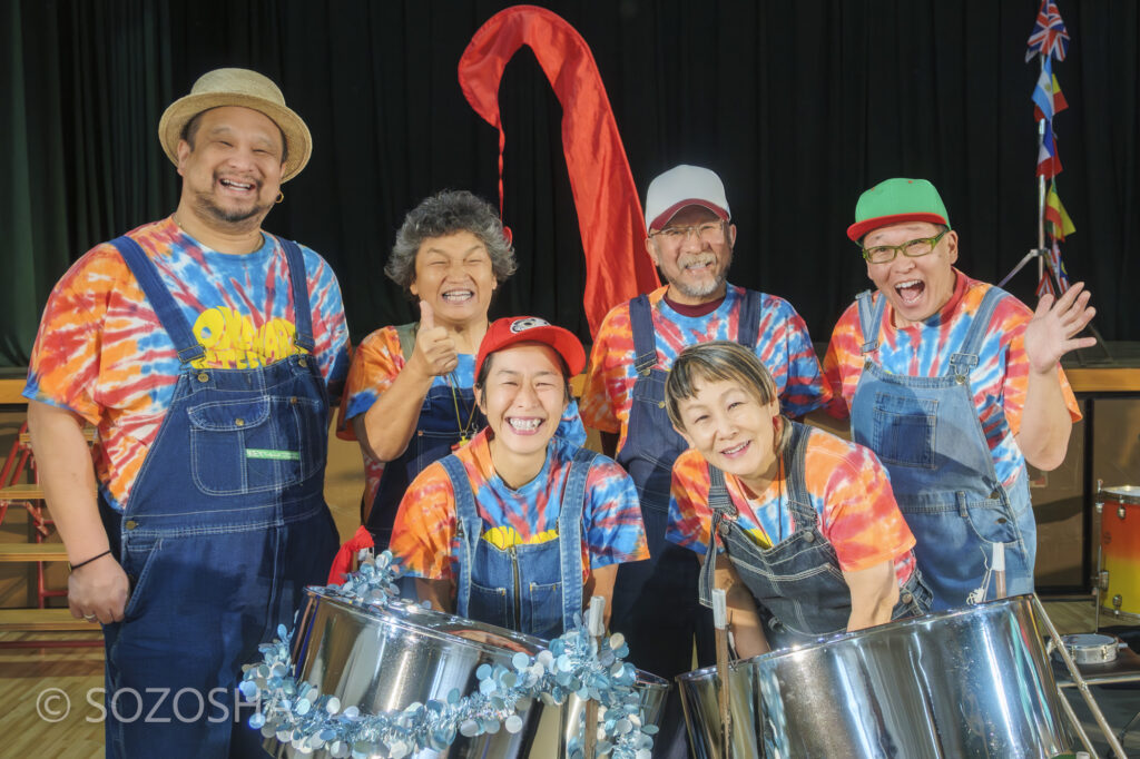 ワンハーツ・スチールバンドのメンバー集合写真 | 芸術鑑賞会・音楽鑑賞会 | スティールパン・コンサート |ワンハーツ・スチール・バンド | ONE HARTZ STEEL BAND |