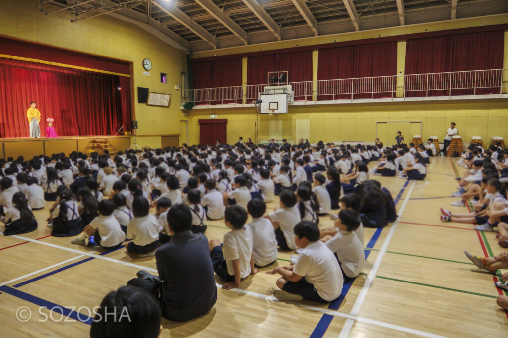 解説 | 芸術鑑賞会 | 古典芸能 | 小学校 | ～タネなし タネあり!? ～日本の伝統びっくり体験！太神楽と和妻 | 太神楽曲芸、和妻